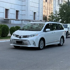 Toyota Sienna 2020