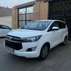 Toyota Innova 2021