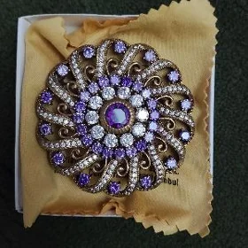 hurrem broshka