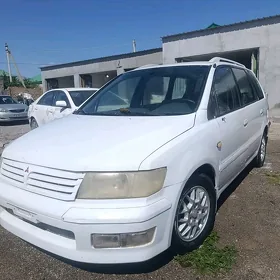Mitsubishi Diamante 2001