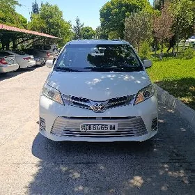 Toyota Sienna 2018
