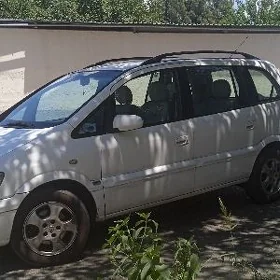 Opel Zafira 2001
