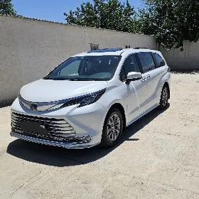 Toyota Sienna 2021