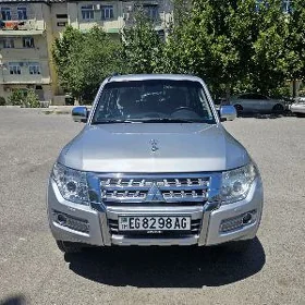 Mitsubishi Pajero 2013