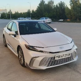 Toyota Camry 2025