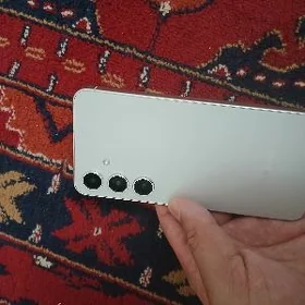 Samsung S24