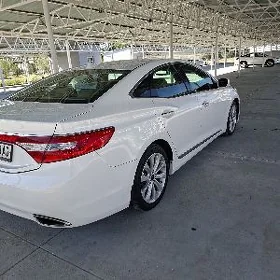 Hyundai Azera 2012