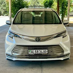 Toyota Sienna 2021