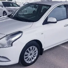 Nissan Sunny 2022