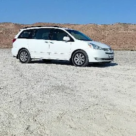 Toyota Sienna 2004