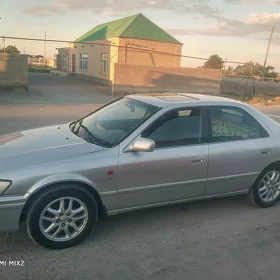 Toyota Camry 2001