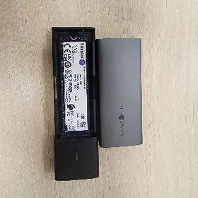 SSD 1 Tb korpusy bilen