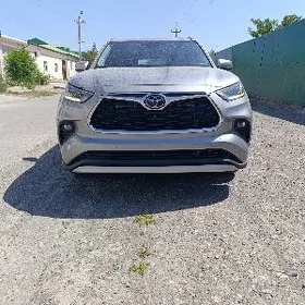 Toyota Highlander 2021