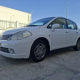 Nissan Tiida 2011
