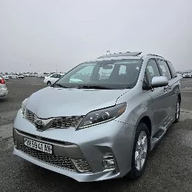Toyota Sienna 2020