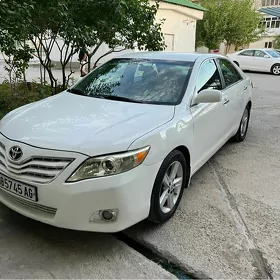 Toyota Camry 2011