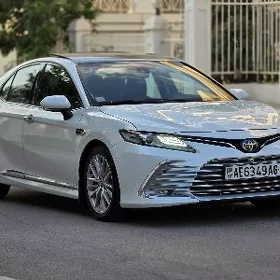 Toyota Camry 2019