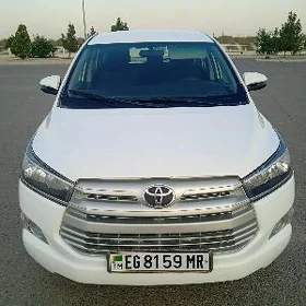 Toyota Innova 2021
