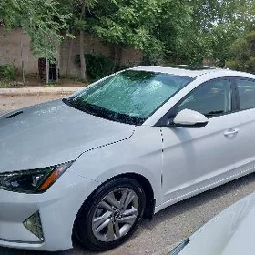 Hyundai Elantra 2019