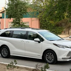 Toyota Sienna 2021