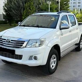 Toyota Hilux 2013