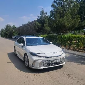 Toyota Camry 2025
