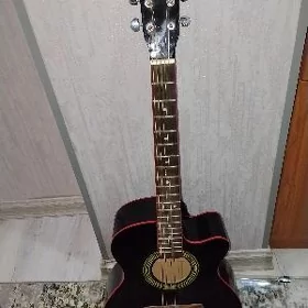 Gitara Pinacle