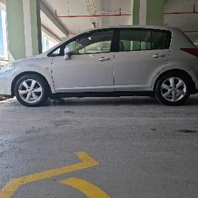 Nissan Tiida 2009