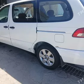 Toyota Sienna 2001