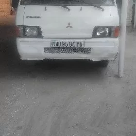 Mitsubishi Delica 1992