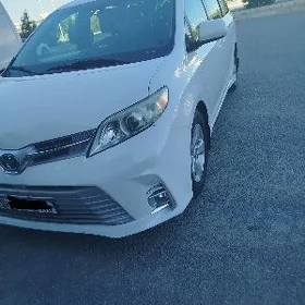 Toyota Sienna 2020