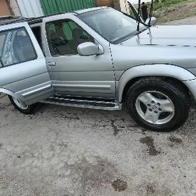 Infiniti QX4 2000