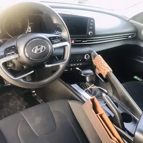 Hyundai Elantra 2021