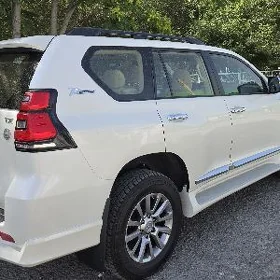Toyota Land Cruiser Prado 2023