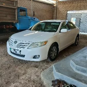 Toyota Camry 2010
