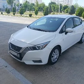 Nissan Versa 2021