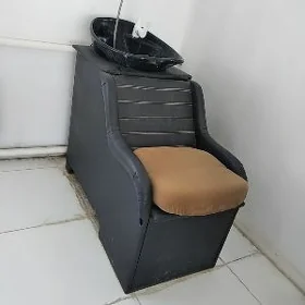 Saç yuwyan moyka