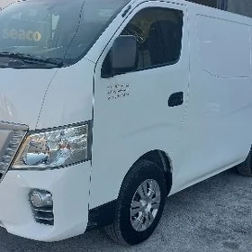 Nissan Urvan 2022