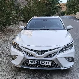 Toyota Camry 2018