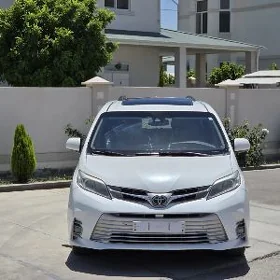 Toyota Sienna 2020