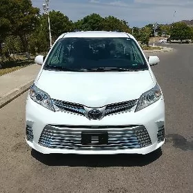Toyota Sienna 2020