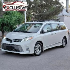 Toyota Sienna 2018