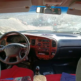 Toyota Hiace 1999
