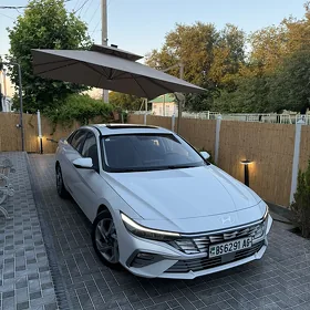 Hyundai Elantra 2025