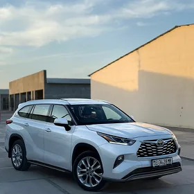 Toyota Highlander 2021