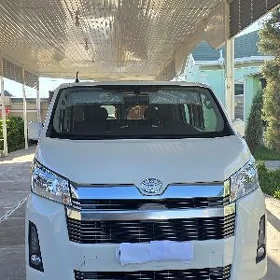 Toyota Hiace 2025