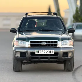 Nissan Pathfinder 2000