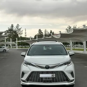 Toyota Sienna 2021