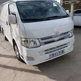 Toyota Hiace 2010
