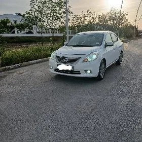 Nissan Versa 2012